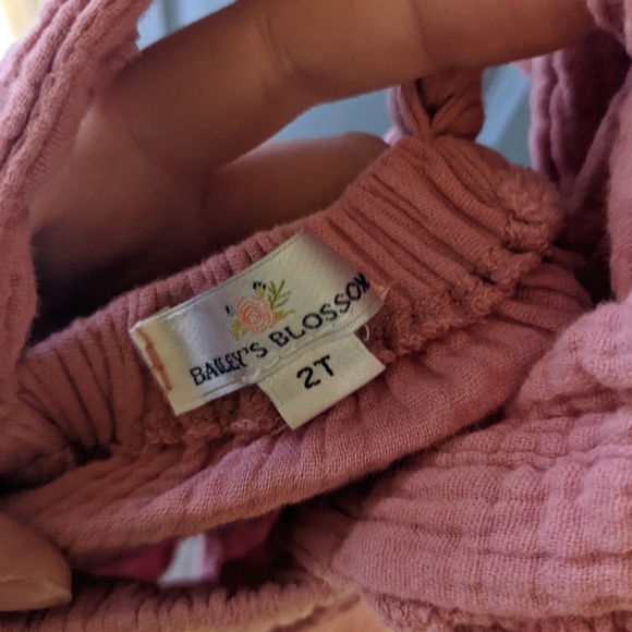 Shiloh Ruffle Back Romper - Picture 4 of 5